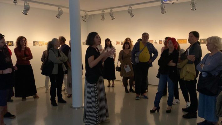 Visita comentada a l’exposició ‘L’escriptura en el relat artístic’, a càrrec de Mercè Alsina